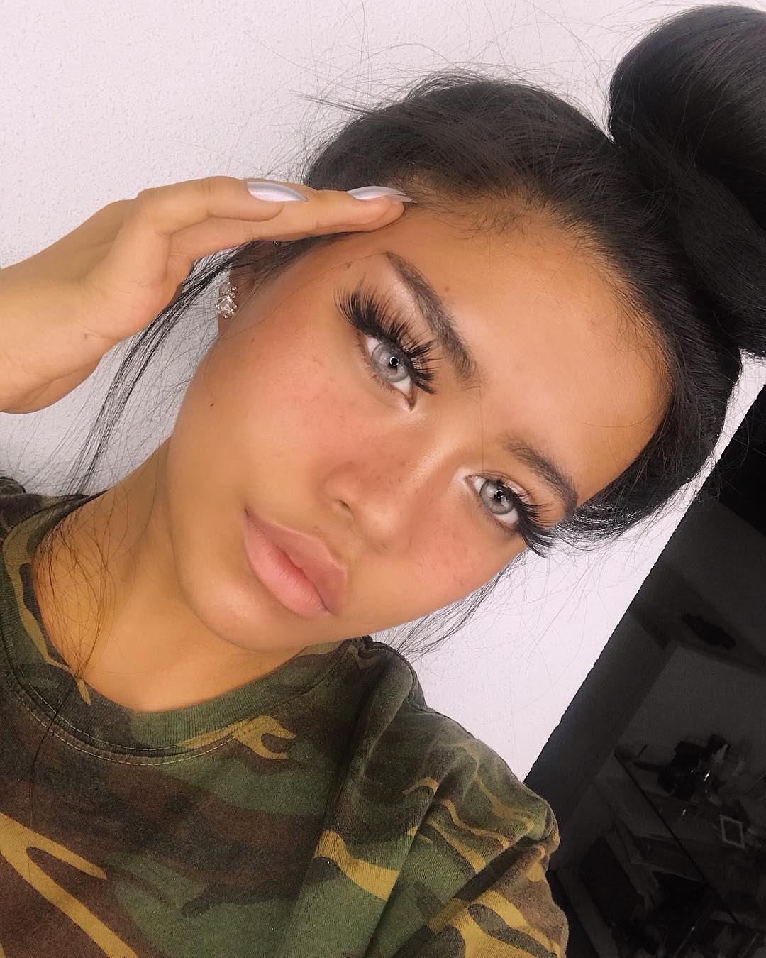 Cotton Series Ash Grey Contacts - Image 9